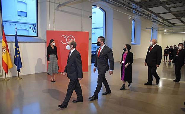 La reina Letizia, durante la recepción de este lunes en Tabakalera. 