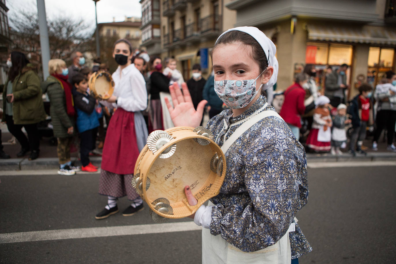 Fotos: Olentzero se deja ver en Irun y Hondarribia