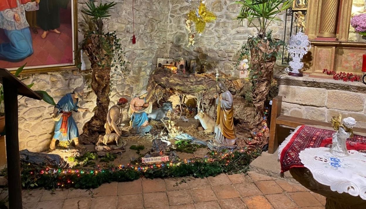 Gurutzetako baselizan jaiotza jarri dute aruten ere. 