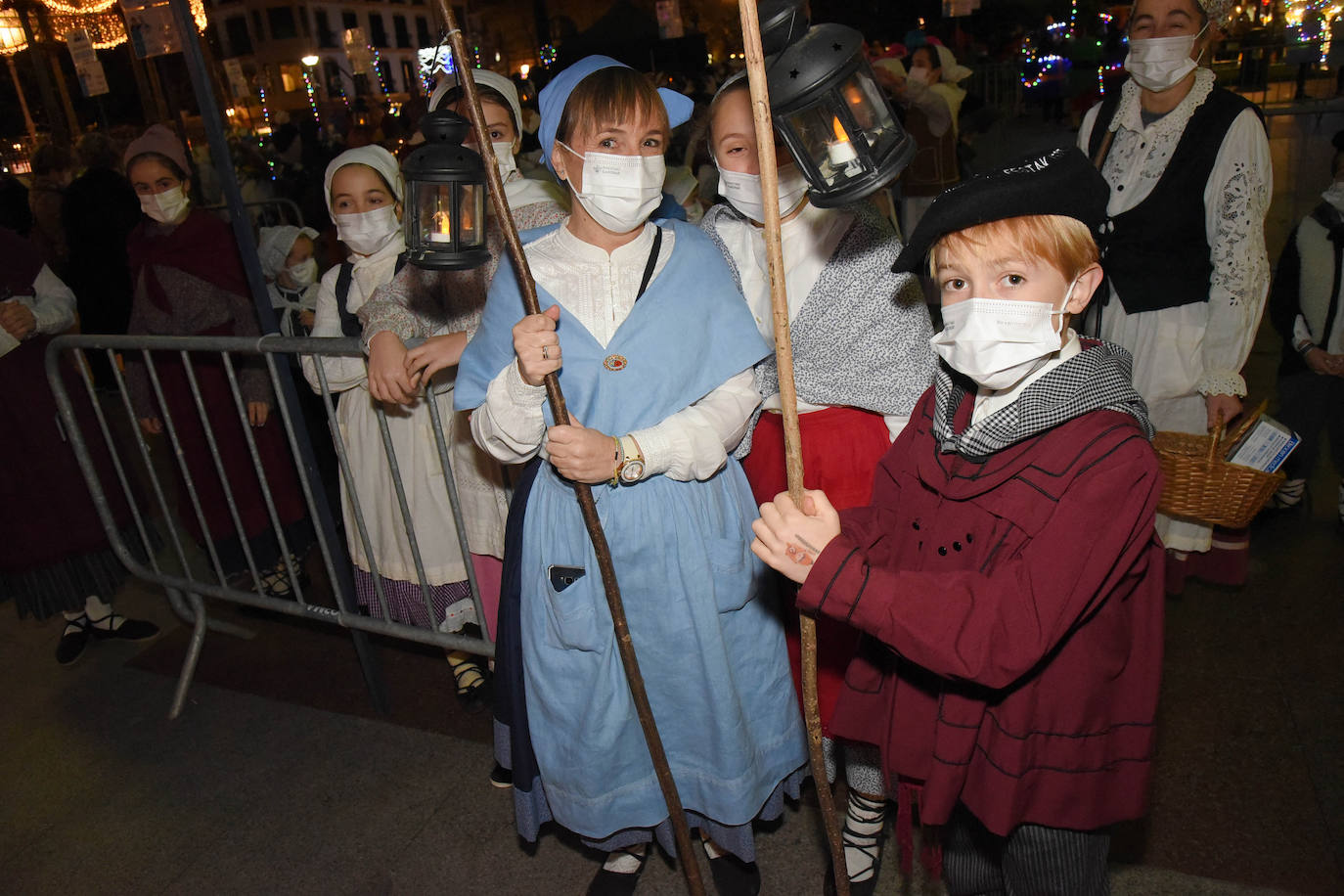 Fotos: Olentzero y Mari Domingi visitan las calles de Donostia