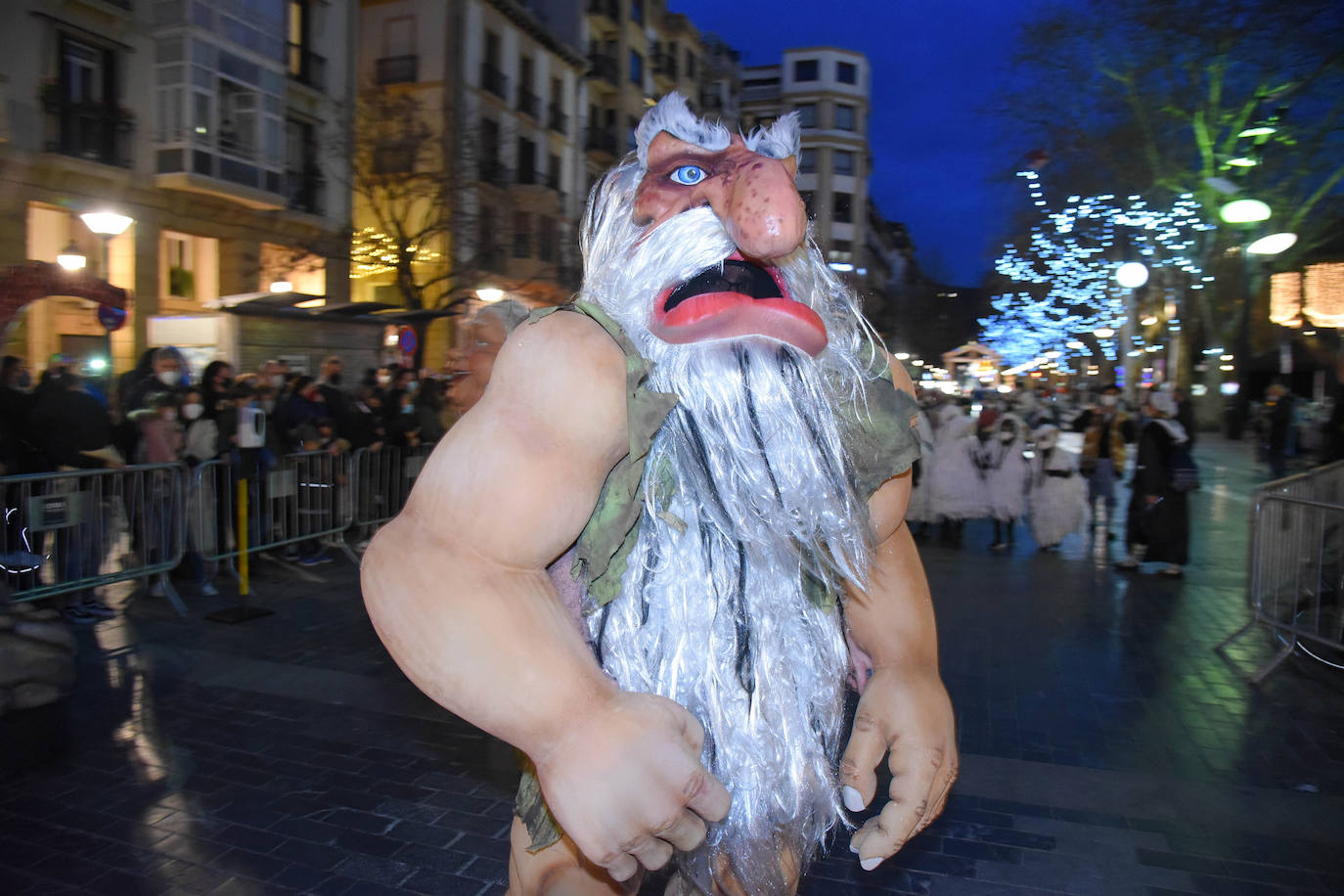 Fotos: Olentzero y Mari Domingi visitan las calles de Donostia