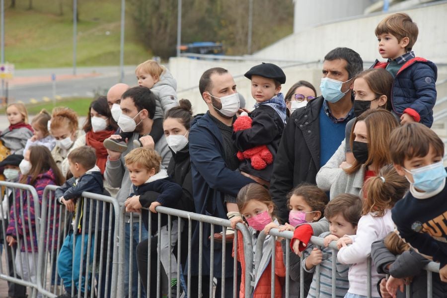 Fotos: Olentzero y Mari Domingi visitan las calles de Donostia