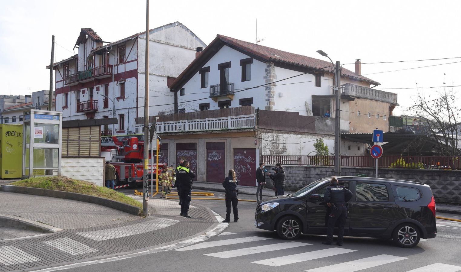 Fotos: Un incendio calcina una vivienda en Hernani