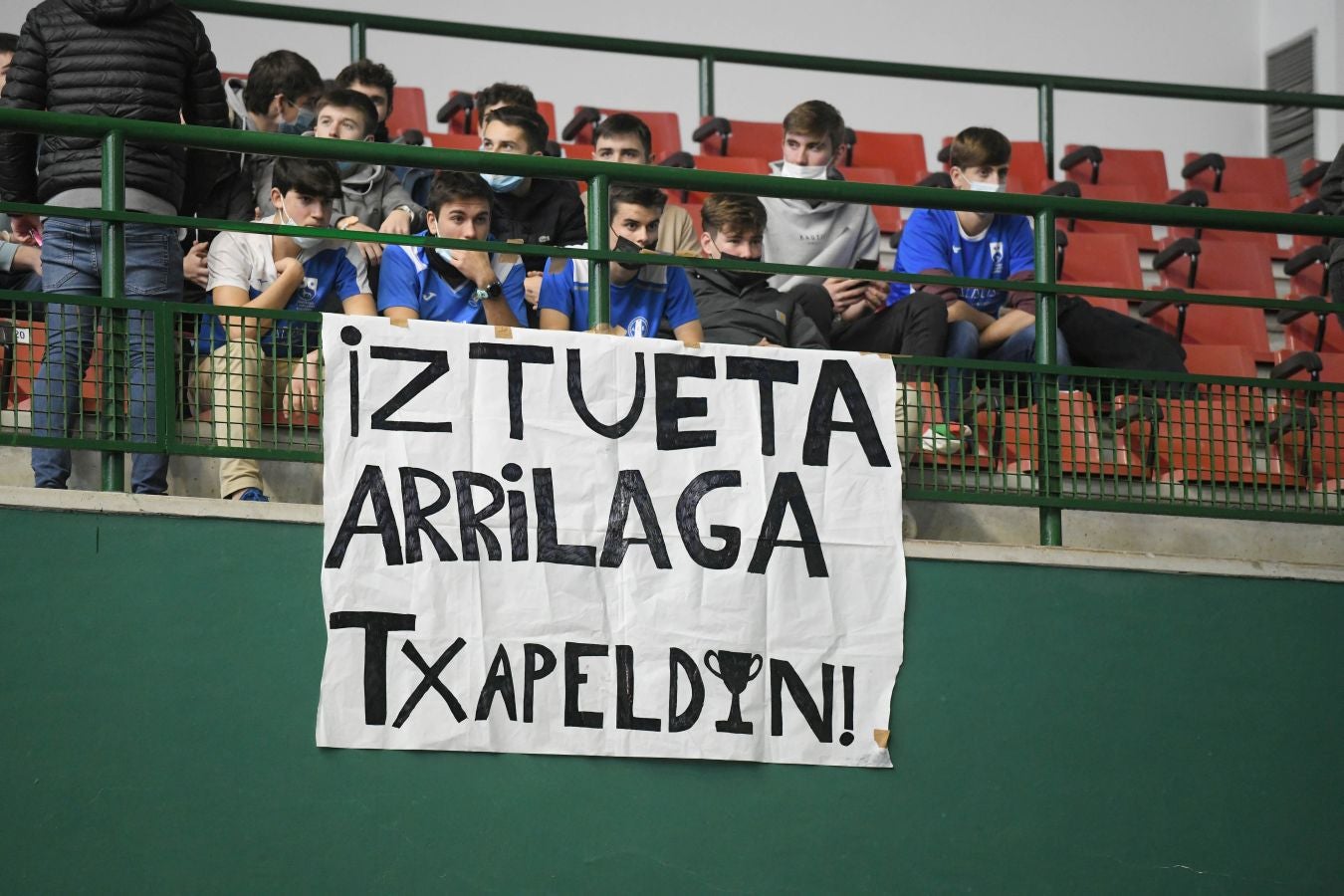 Olatz Arrizabalaga destroza a Amaia Aldia con el saque (6-22) y sucede a la de Dima en el palmarés. 