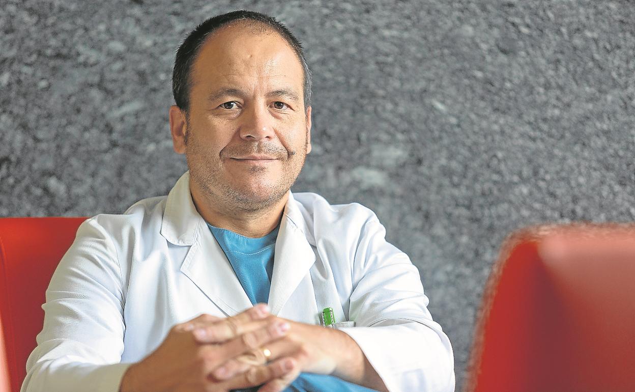 El doctor José Luis del Pozo, directos del Servicio de Microbiología y de Enfermedades Infecciosas de la Clínica Universidad de Navarra.