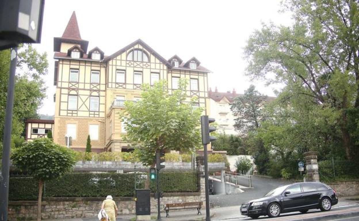 La residencia Hermano Gárate-San Ignacio de Donostia con 14 nuevos positivos.