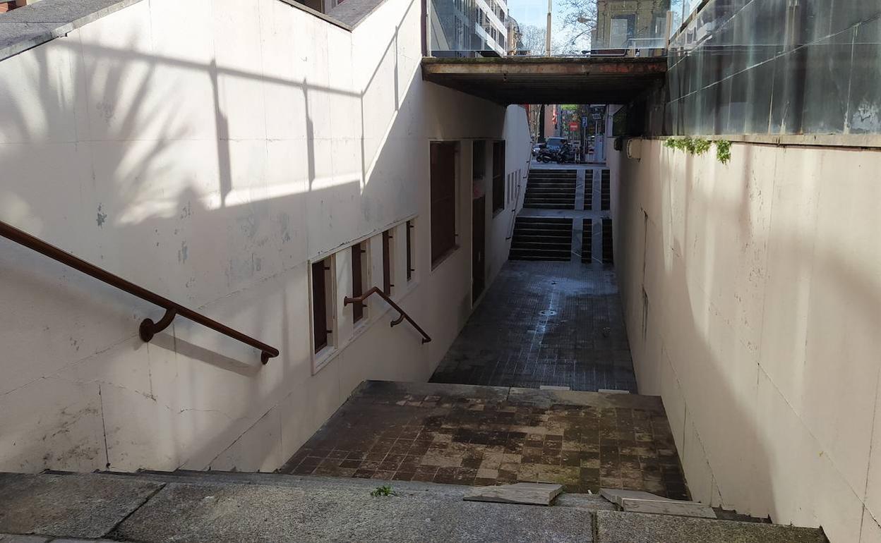 Fallece una mujer que pernoctaba junto a la Plaza del Ensanche, en el centro de Bilbao