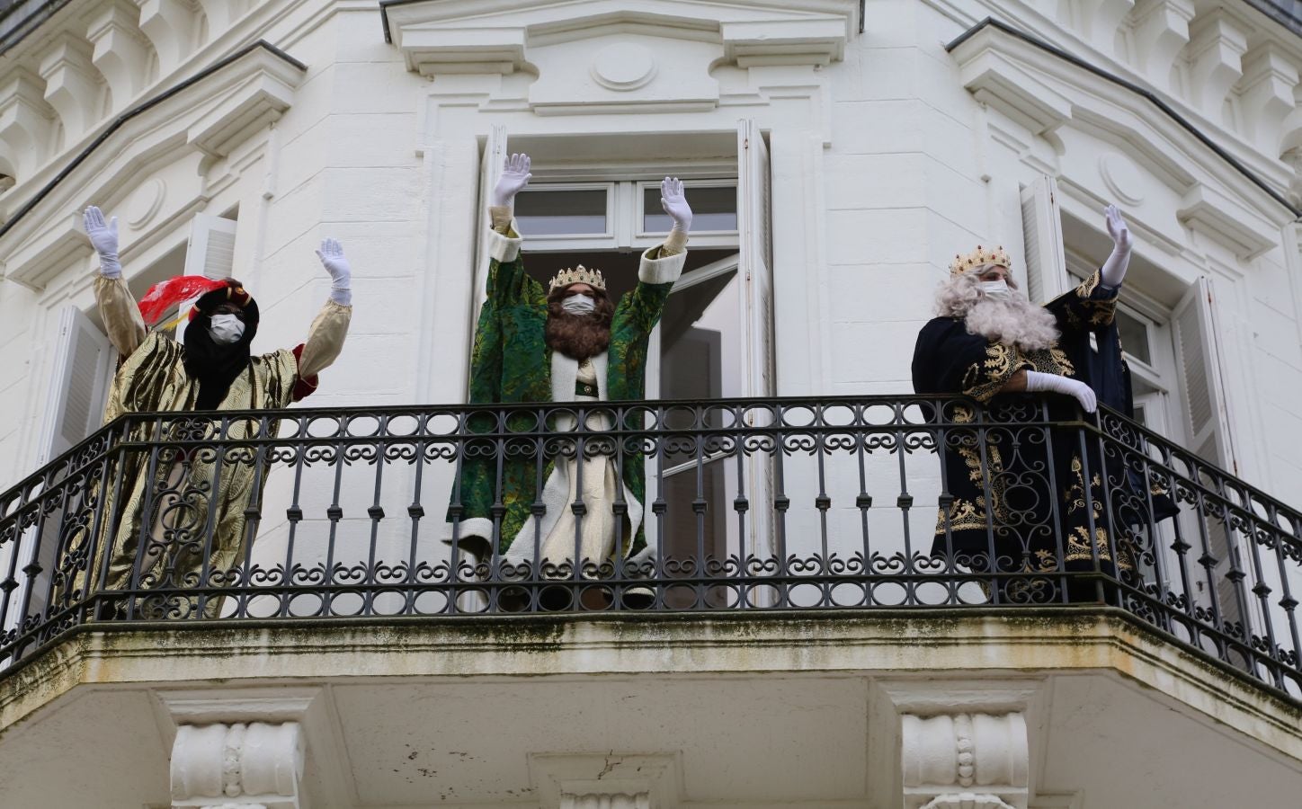 Fotos: La cabalgata de los Reyes Magos recorre las calles de Donostia