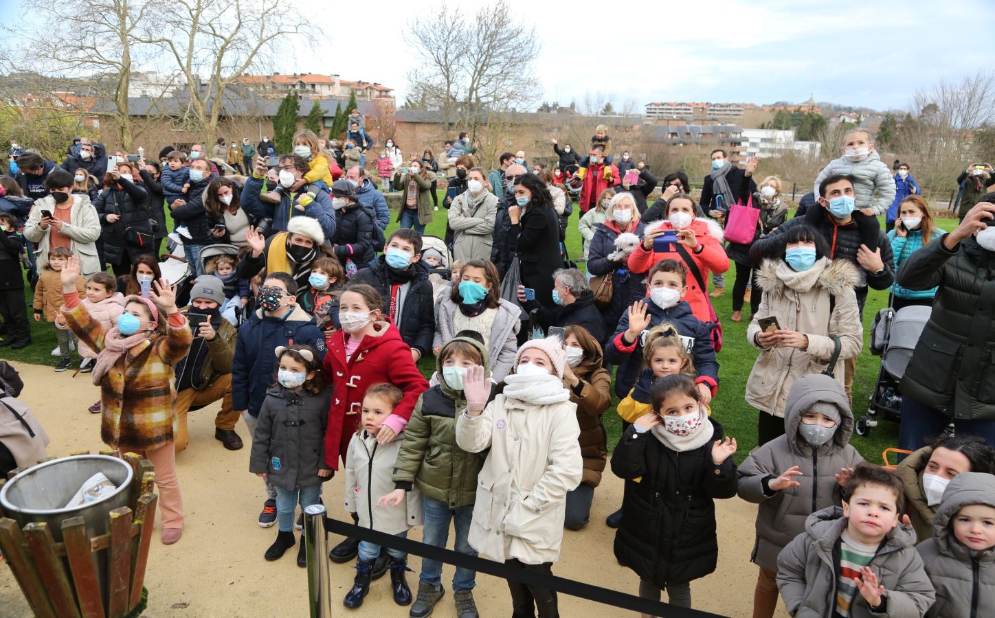 Fotos: La cabalgata de los Reyes Magos recorre las calles de Donostia