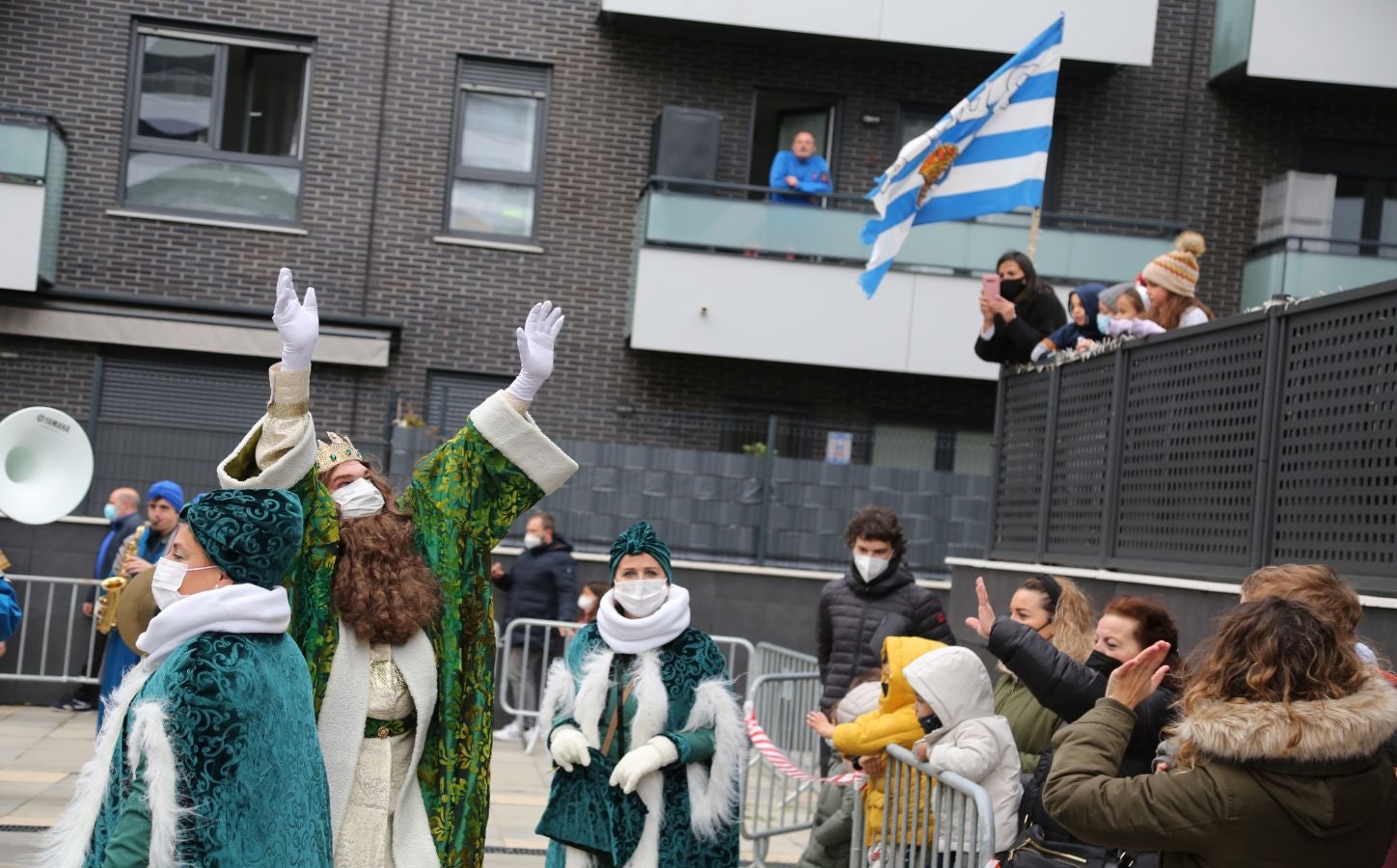 Fotos: La cabalgata de los Reyes Magos recorre las calles de Donostia