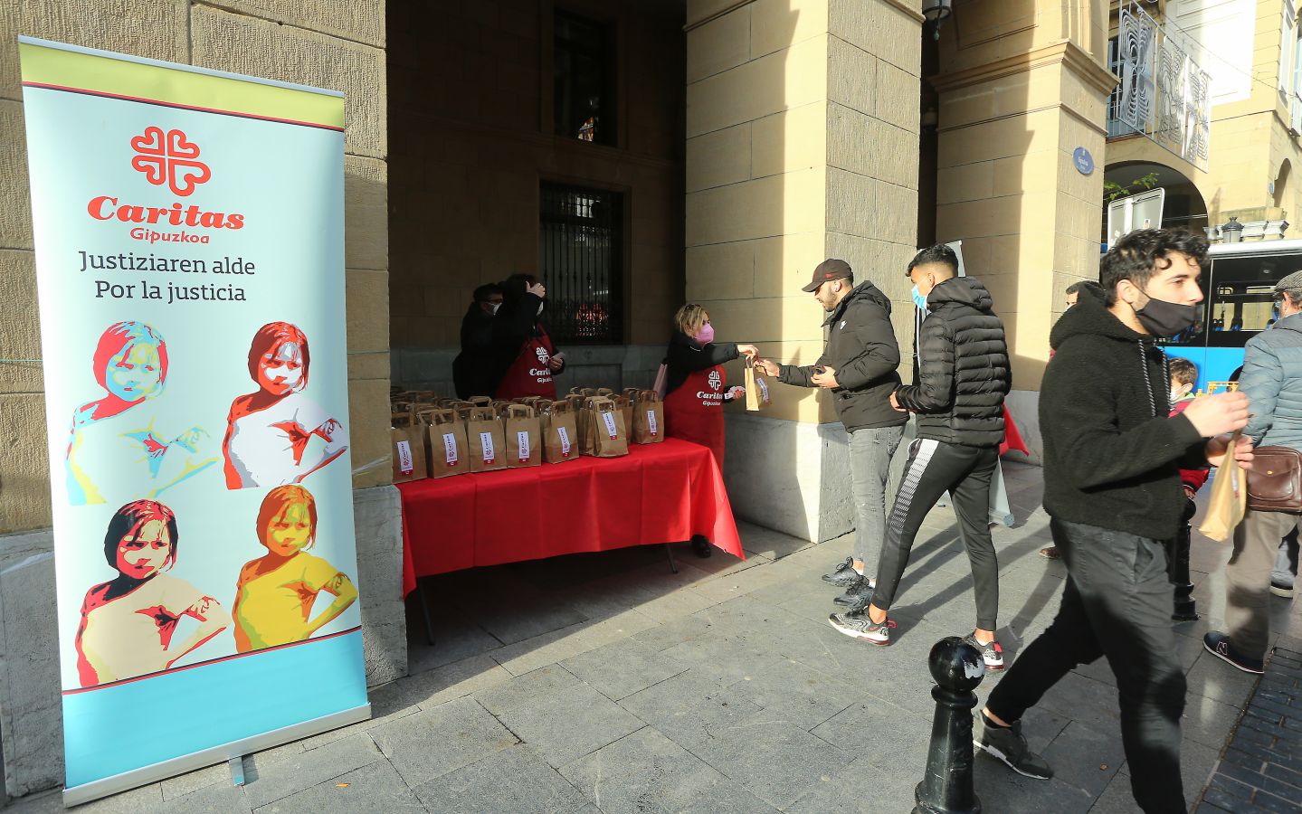 Fotos: 1.500 raciones de roscón en apenas dos horas y media