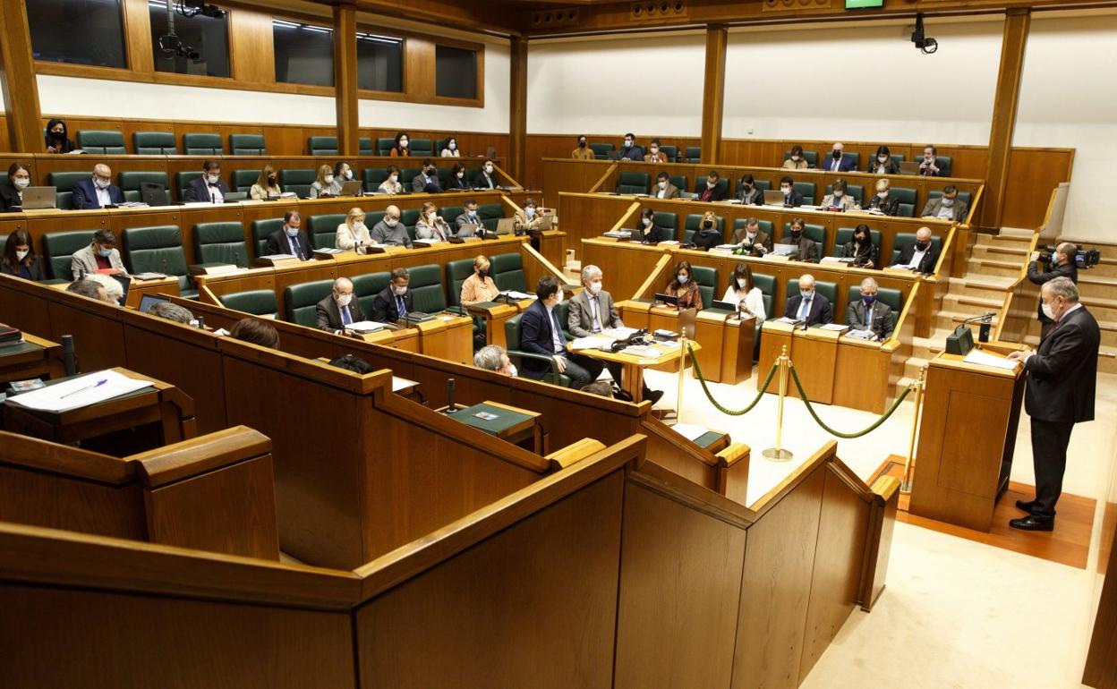 Pedro Azpiazu interviene en la Cámara pasado 14 de diciembre en defensa del proyecto de Presupuestos. 