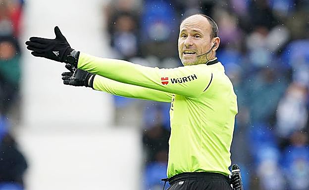 Mateu Lahoz, siempre en el foco de la polémica