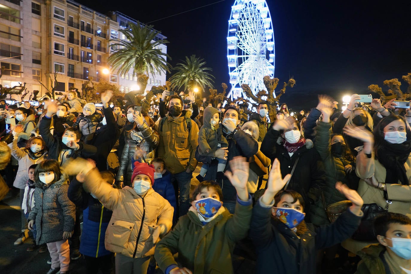 Fotos: La cabalgata de los Reyes Magos recorre las calles de Donostia