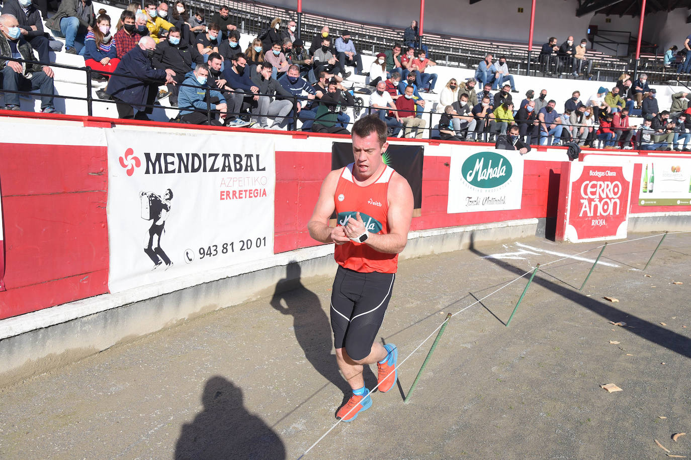 Fotos: Ugaitz Mugertza se hace con la txapela en la primera edición del Euskal Duatloia