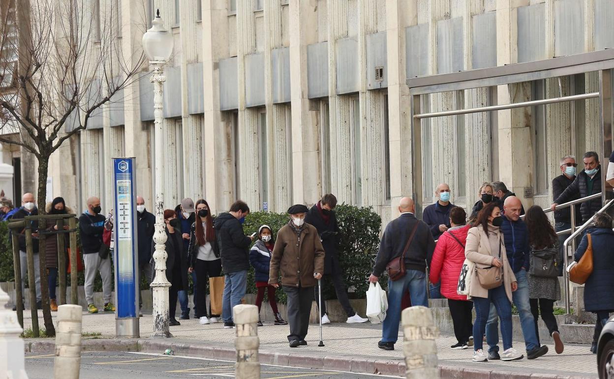 Ómicron ha provocado que los test diagnósticos estén llegando a los 30.000 en las últimas semanas. 