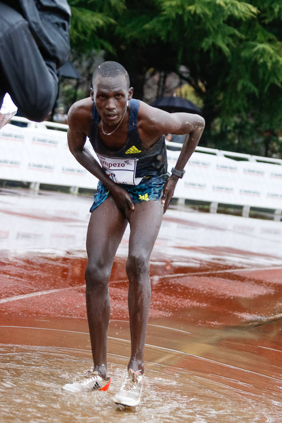Fotos: Kenia impone su ley en un cross de Elgoibar para quitarse el sombrero