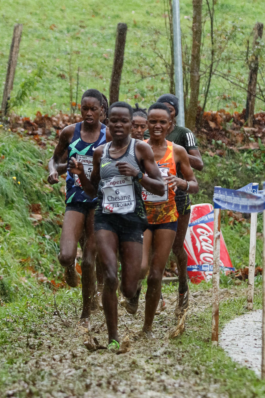 Fotos: Kenia impone su ley en un cross de Elgoibar para quitarse el sombrero