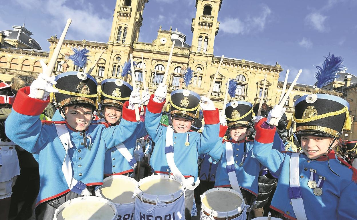 Tamborreros de Herri Ametsa en la celebración del día de San Sebastián en 2020, antes de la llegada de la pandemia.