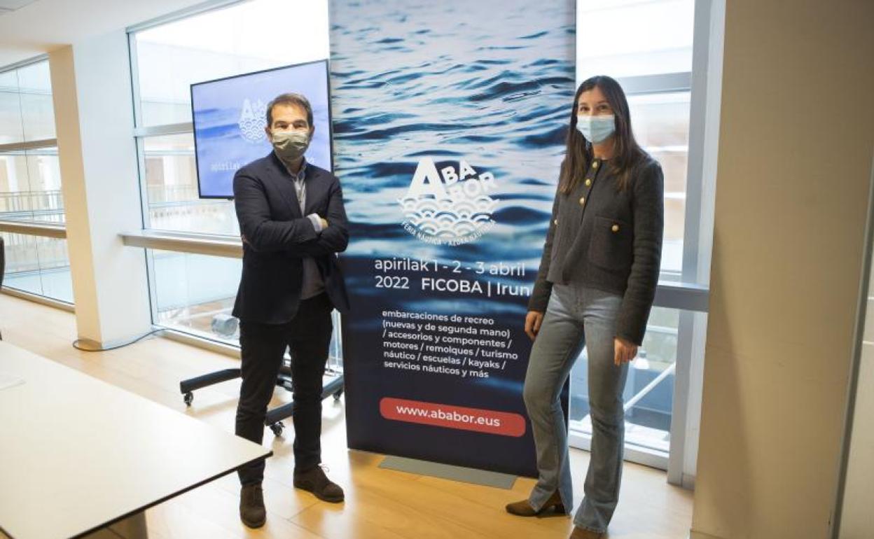Carlos Sanlorenzo, de Anen, y Maialen Gaztañaga, directora del evento, han presentado la nueva feria Ababor. 