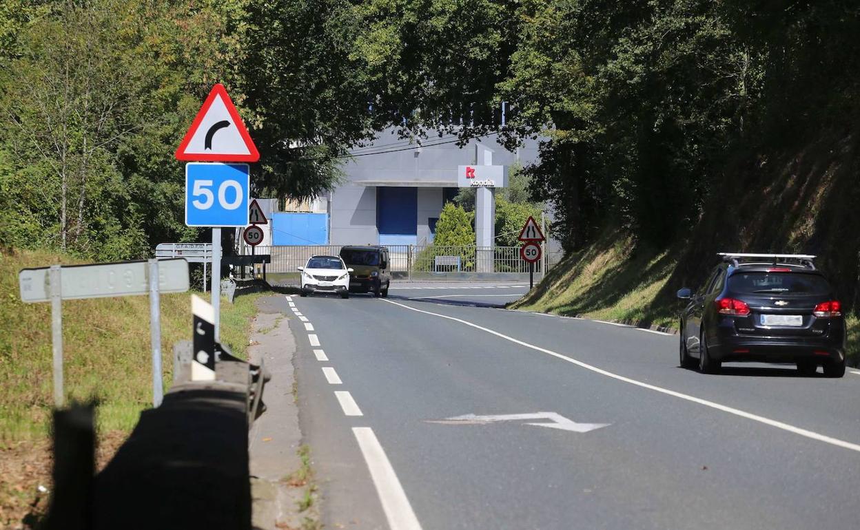 Imagen de la N-634 a su paso por Elgoibar, vía en la que se ha producido el accidente.
