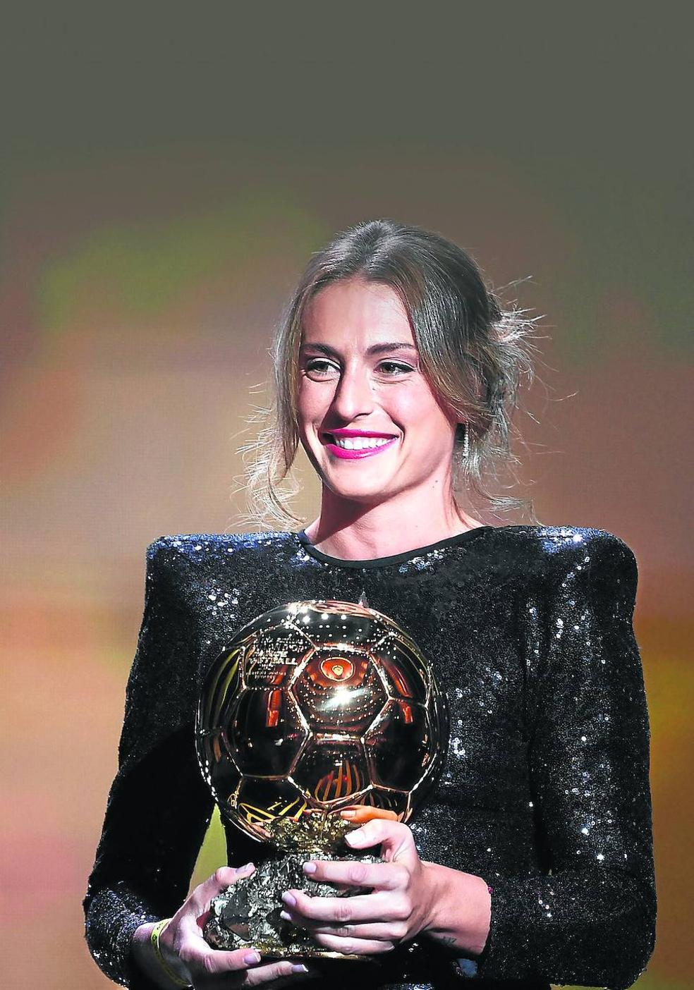 Balón de Oro. Alexia Putellas hizo historia tras recibir el galardón el pasado mes de noviembre y ser la segunda española tras Luis Suárez. 
