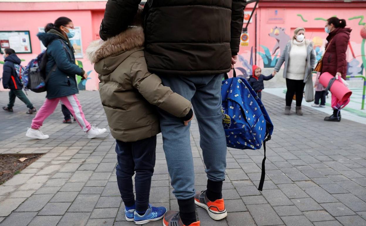 La vuelta al cole después de Navidad ha dejado más de 3.000 bajas en la red pública de enseñanza vasca.