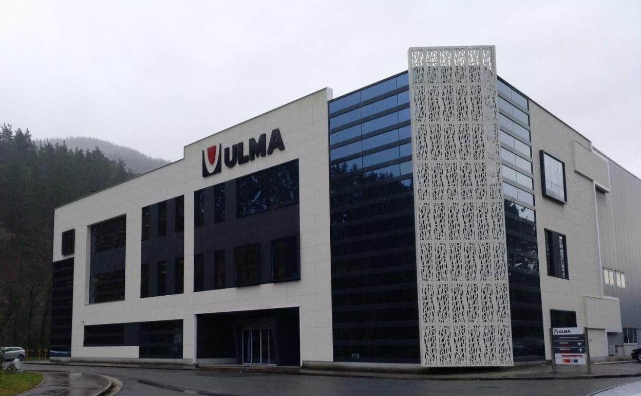 Exterior de una de las cooperativas de ULMA en Oñati. 