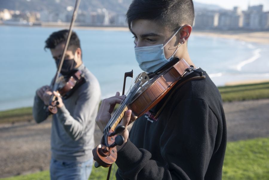 Fotos: Los alumnos de Musikene ‘rejuvenecen’ la marcha de Sarriegi