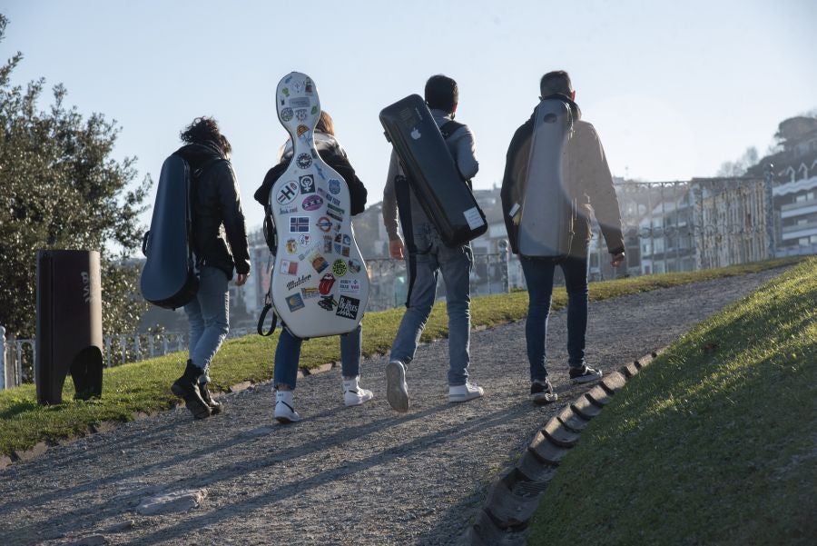 Fotos: Los alumnos de Musikene ‘rejuvenecen’ la marcha de Sarriegi