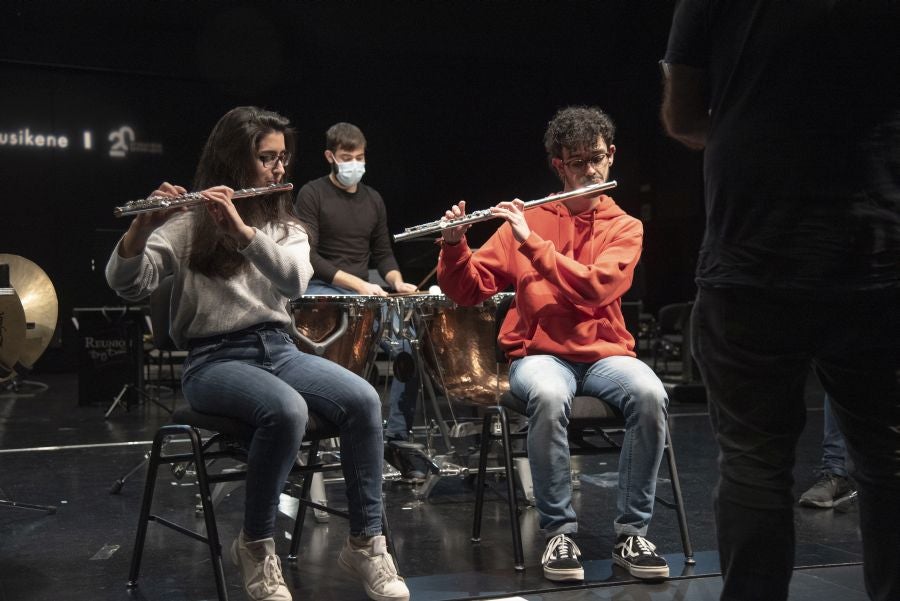 Fotos: Los alumnos de Musikene ‘rejuvenecen’ la marcha de Sarriegi