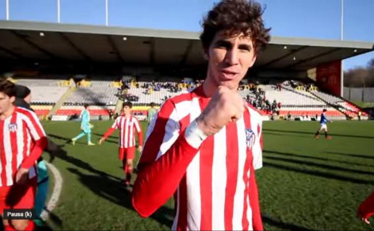 Manu Lama, hijo del conocido periodista Manolo Lama. 