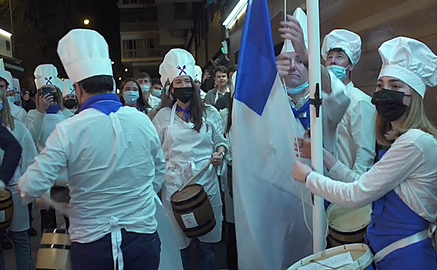 Madrid vibra con la Tamborrada... y con panchineta llevada desde Donostia