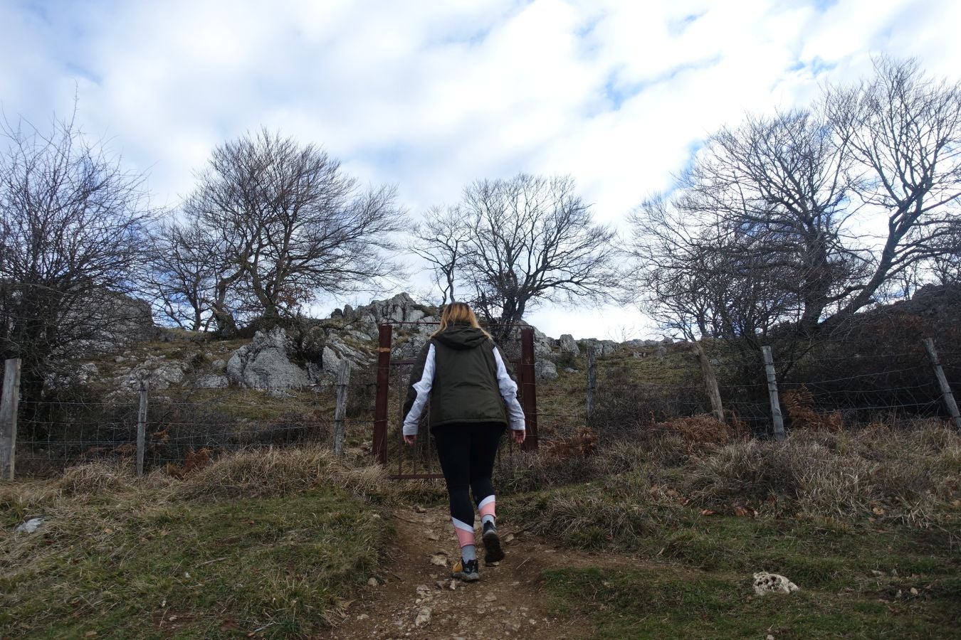 Fotos: Erga, con vistas a los Pirineos