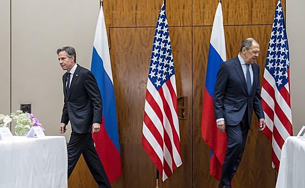 Blinken y Lavrov no despejan la amenaza militar en Ucrania