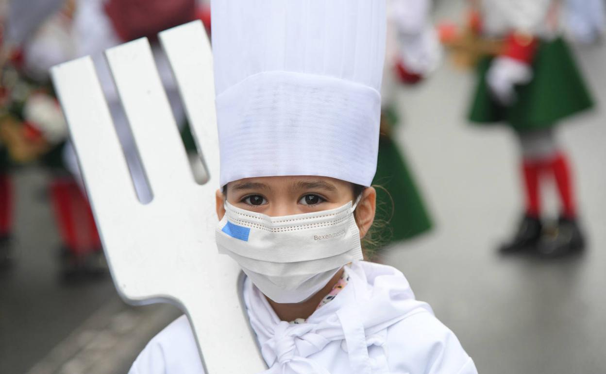 Los jóvenes protagonsistas de la Tamborrada infantil sí pudieron disfrutar. 