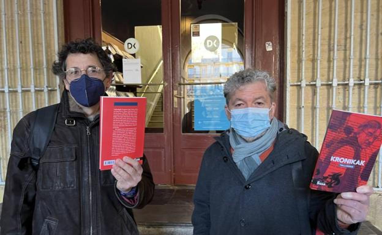 Juan Luis Zabala eta Koldo Izagirre Donostian egindako aurkezpenean. 