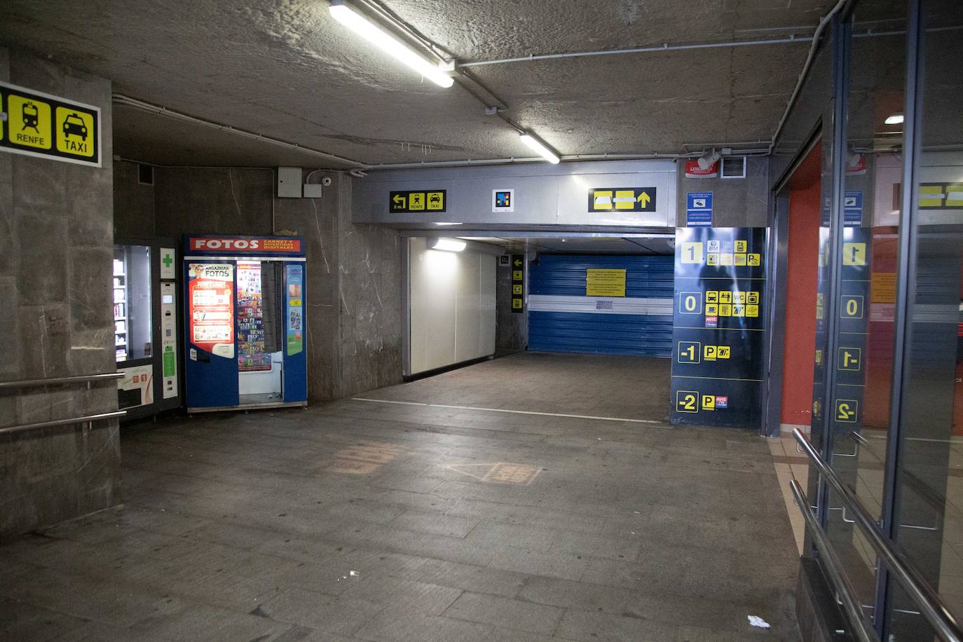 Fotos: Denuncian escasa seguridad de la estación de autobuses de Donostia