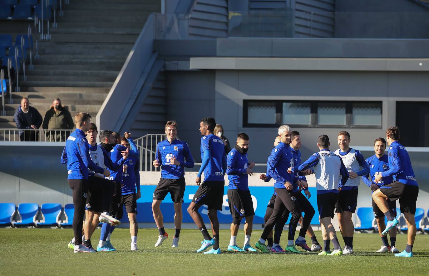 Fotos: La Real, sin Merino, Oyarzabal y Silva hoy en Zubieta