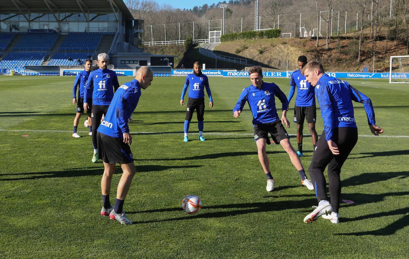 Fotos: La Real, sin Merino, Oyarzabal y Silva hoy en Zubieta