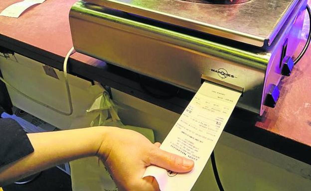 En Bizkaia el uso de TicketBai será obligatorio en 2024 y en Álava, desde abril