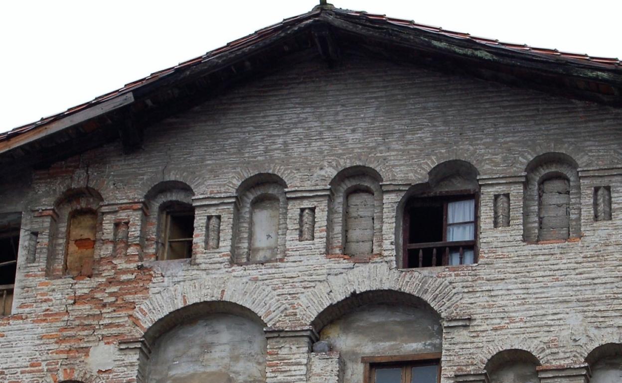 Tendrán que restaurar las fachadas a la anteiglesia y calle mayor. 