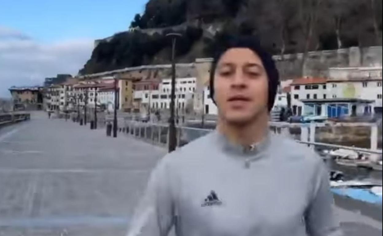 Thiago Alcántara, de visita en Donostia.