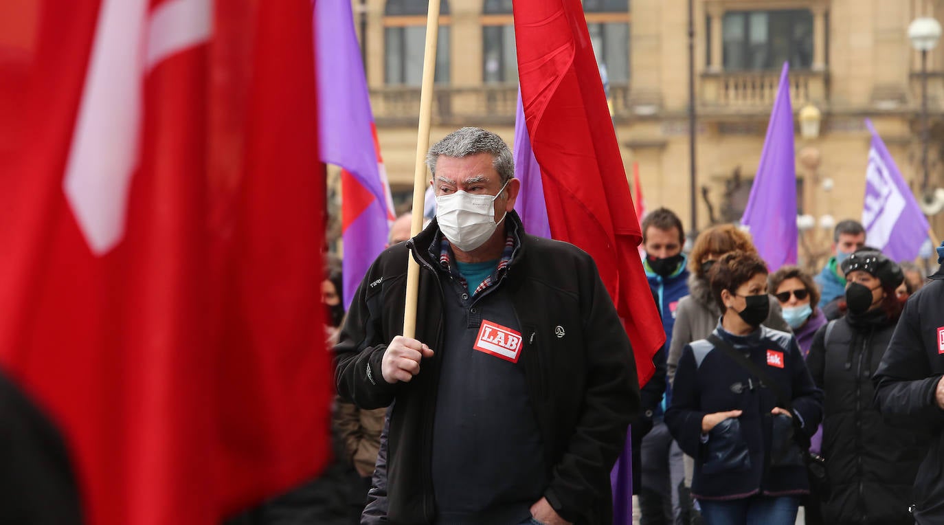 Fotos: Clamor en las capitales vascas en contra de la reforma laboral