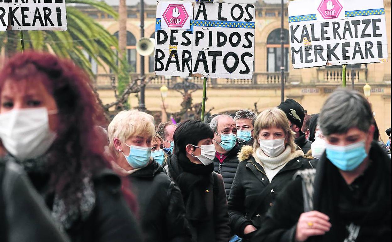 Los «despidos baratos» son una de las quejas principales de los sindicatos nacionalistas.