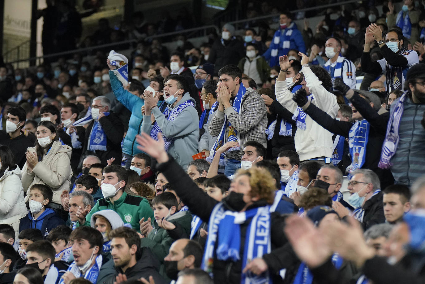 Fotos: ¿Has estado en Anoeta? Búscate en las gradas del Real Sociedad - Betis
