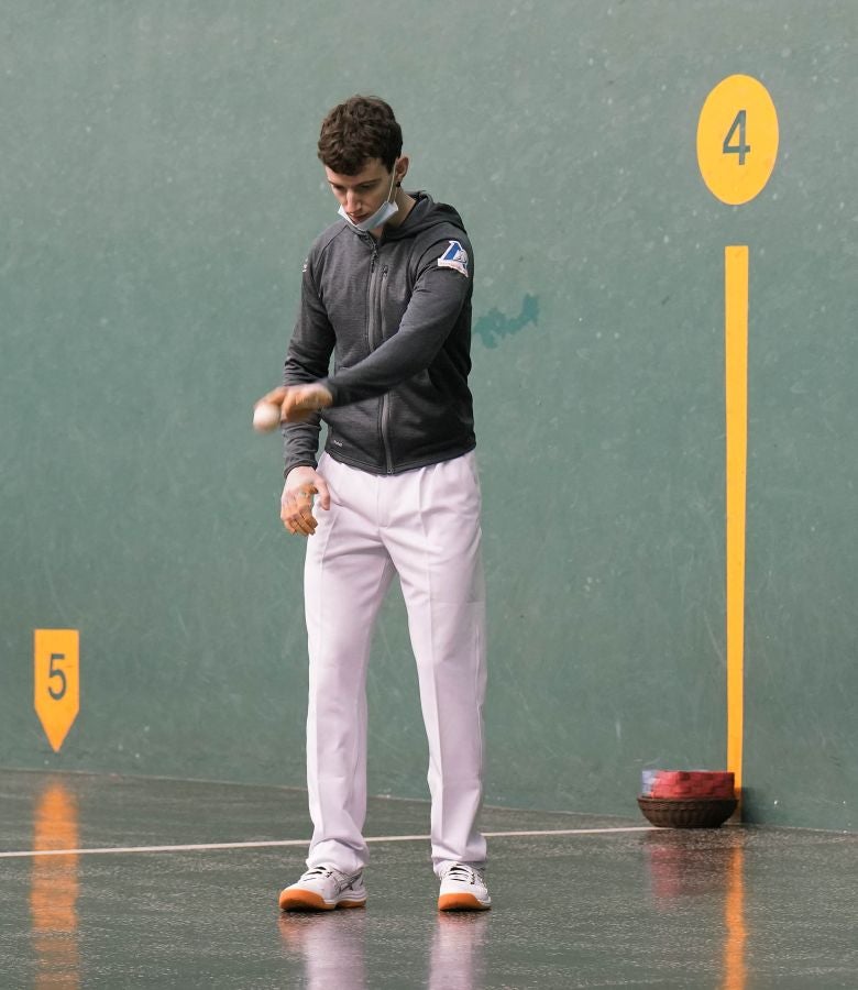 Fotos: Altuna, ausente en la elección de material para el encuentro frente a Peña II y albisu