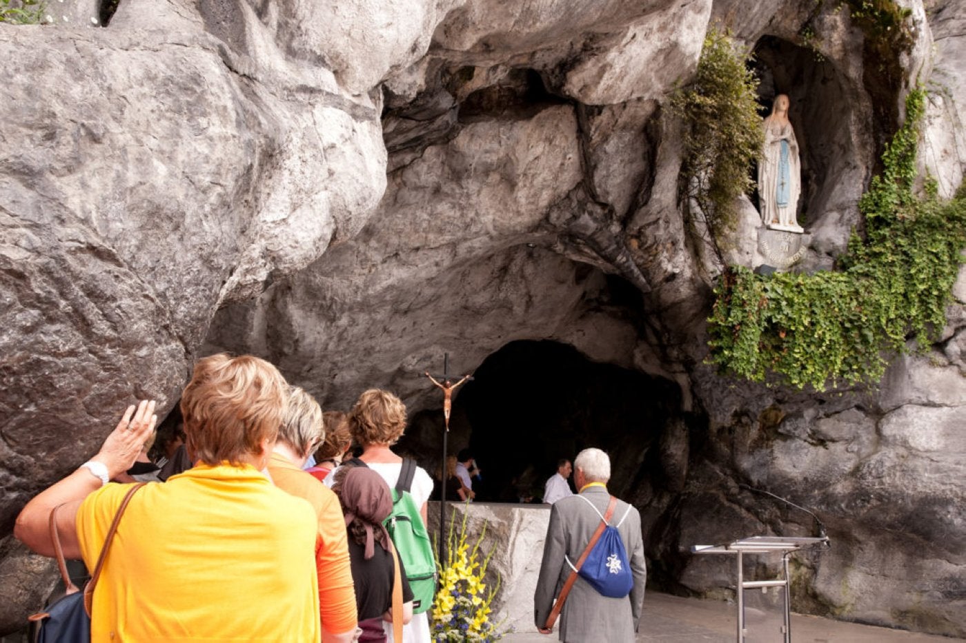 La gruta donde la Virgen se apareció a Bernadette hace 164 años volverá a abrirse mañana. 