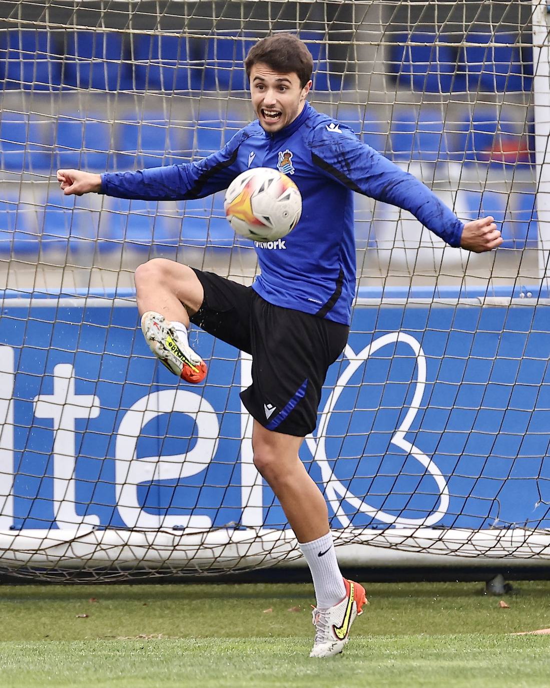 Fotos: La Real entrena en Zubieta pensando en el Granada