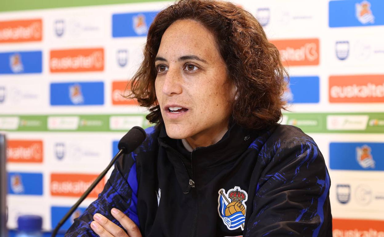 Natalia Arroyo, entrenadora de la Real Sociedad.